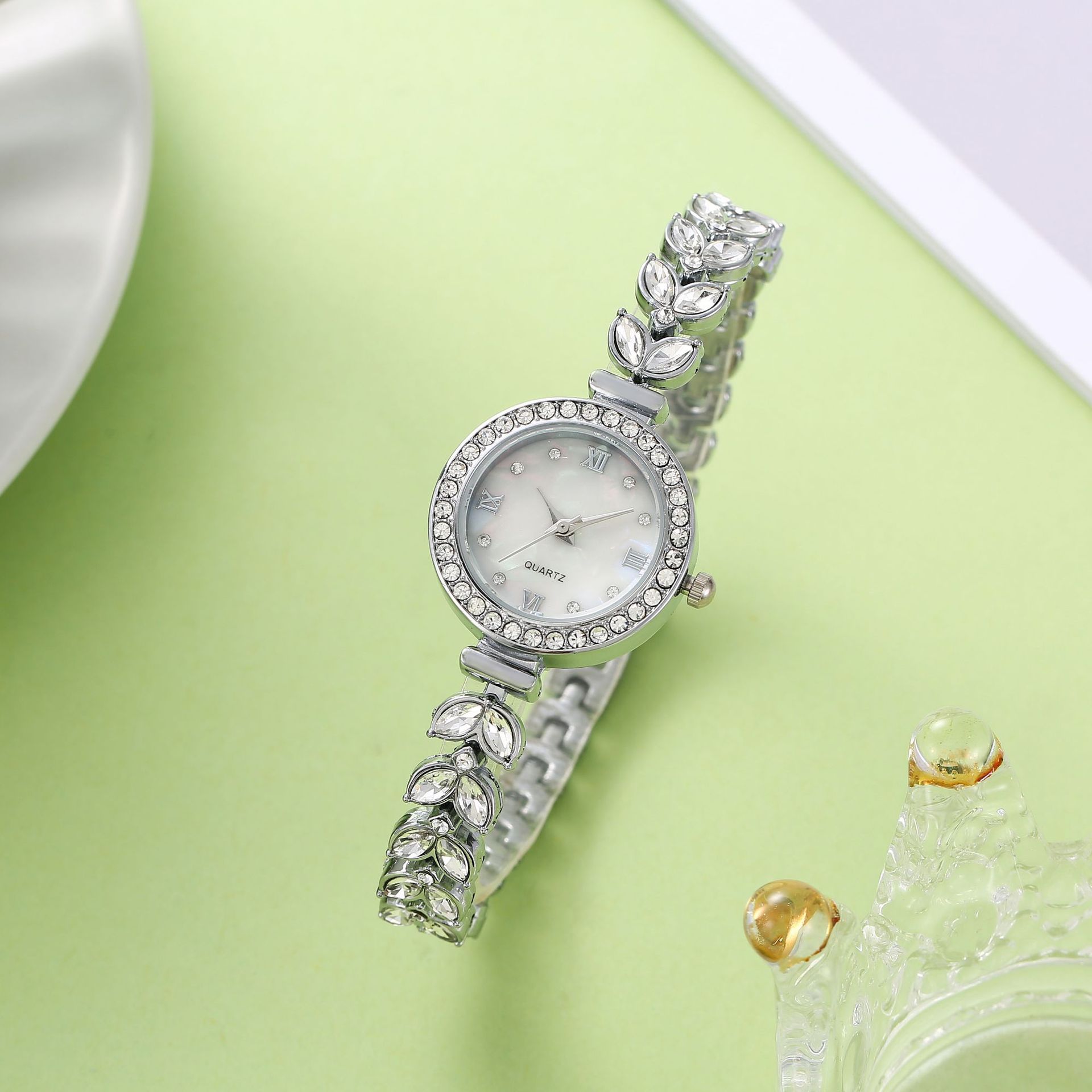 Luxury Watch Group - UTHAI W75 Sereia Relógio Feminino Luz