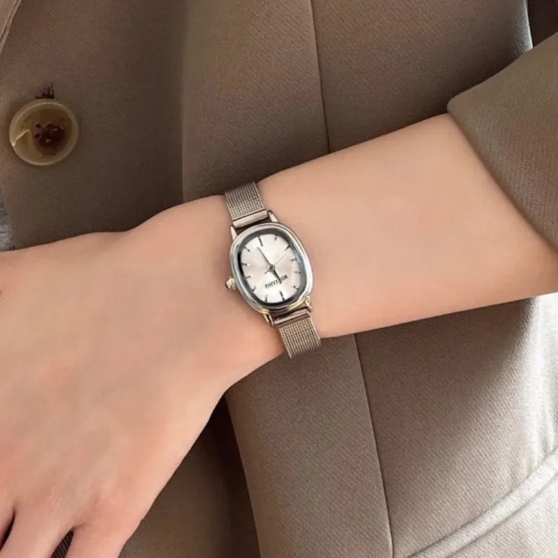 Pequeno mostrador oval relógio - Luxury Watch Casio avaliação e preço
